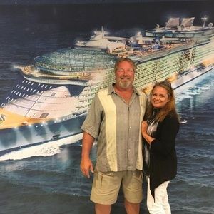 Meet your Posher, Dena